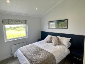 Seven-Springs-Super-Lodge bedroom