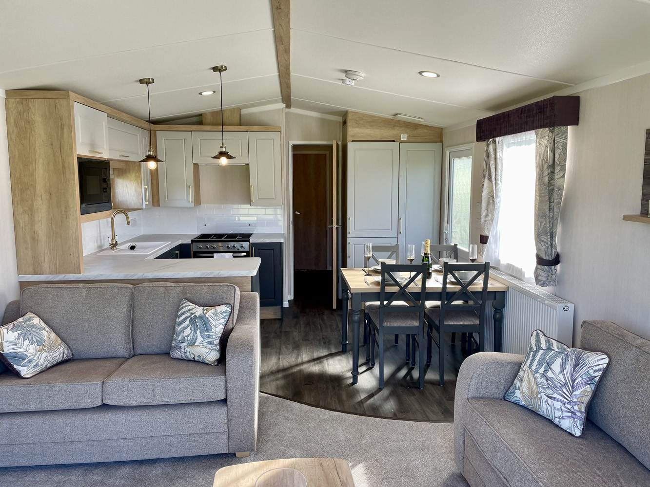 Swift Bordeaux Luxury Lodge Group